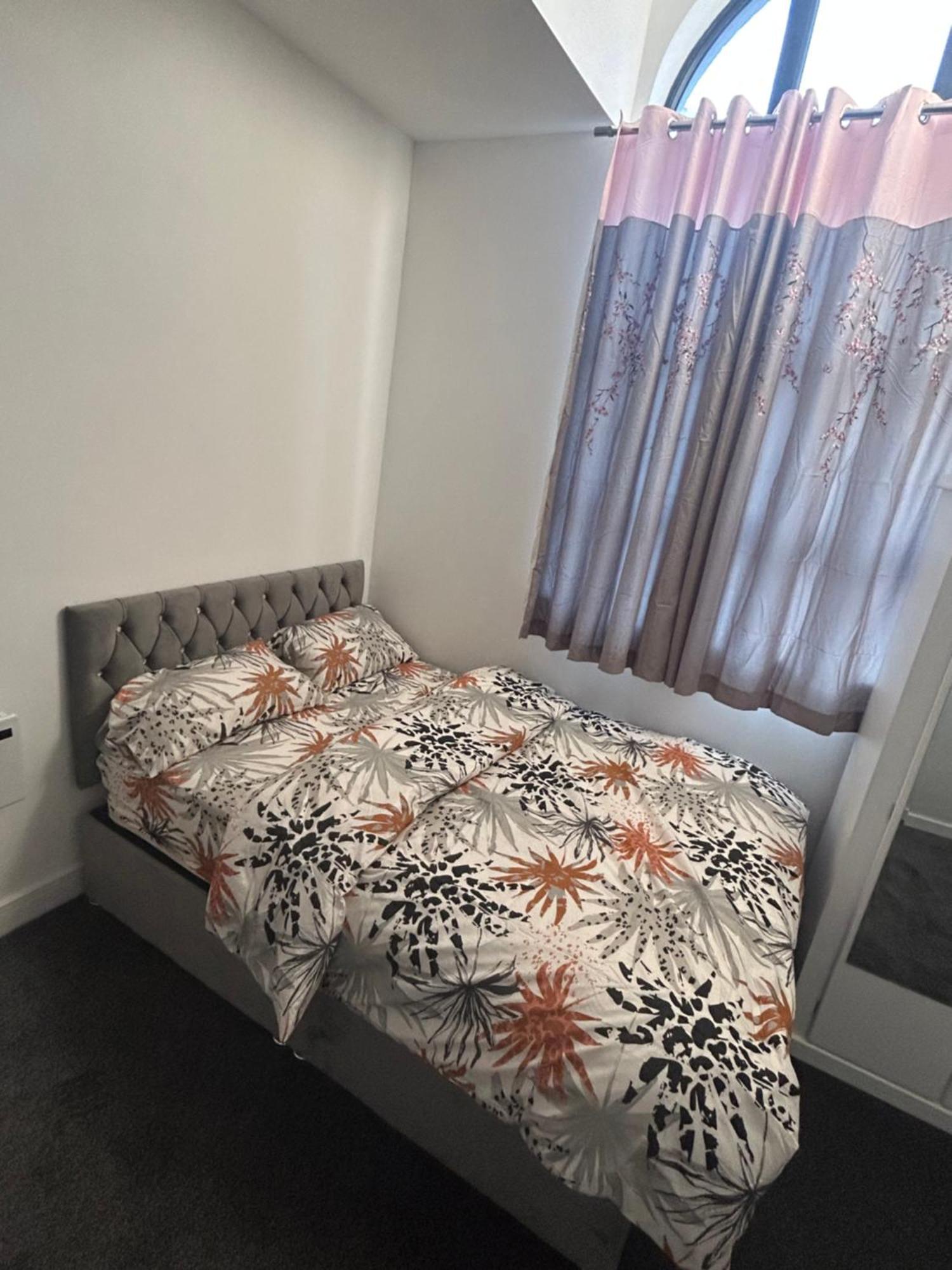 Lovely 1 Bed In Salford